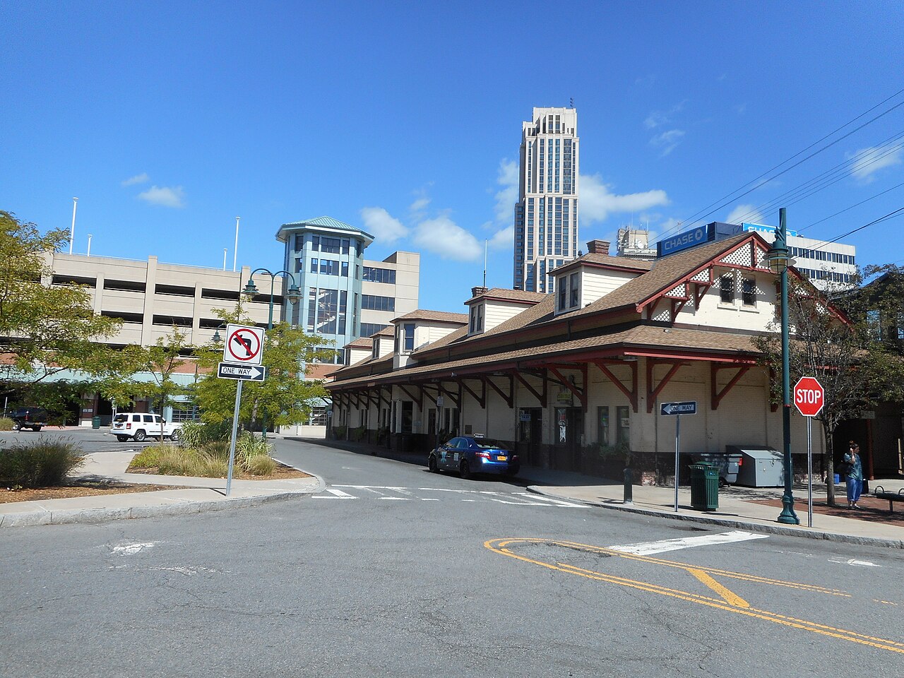 Main Street downtown New Rochelle. Photo via Wikimedia Commons.